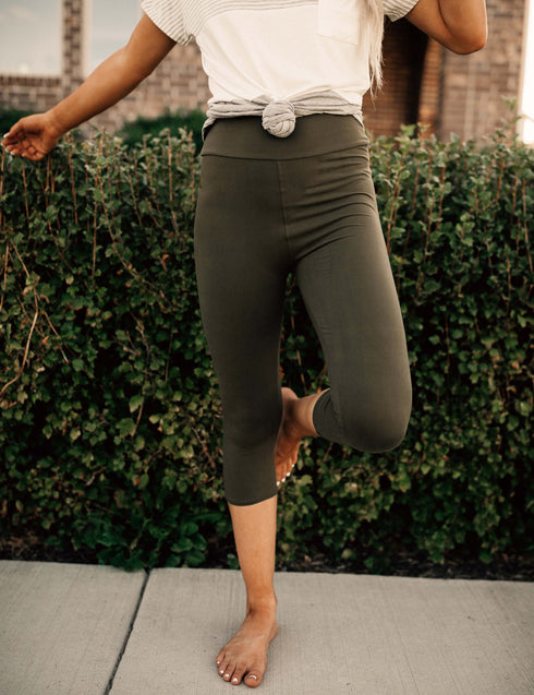 SA Exclusive Dark Olive Capri Leggings