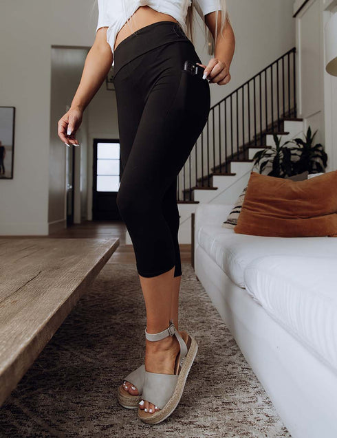 SA Exclusive Black Solid Capri Pocket Leggings