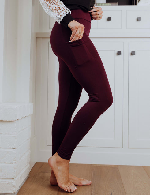 SA Exclusive Burgundy Pocket Solid Leggings