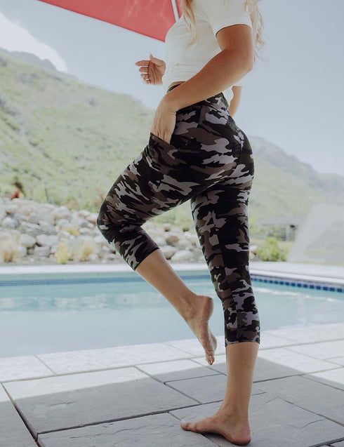 SA Exclusive Camo Capri Pocket Leggings