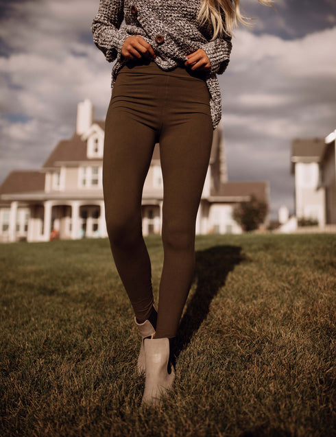 SA Exclusive Dark Olive Solid Leggings