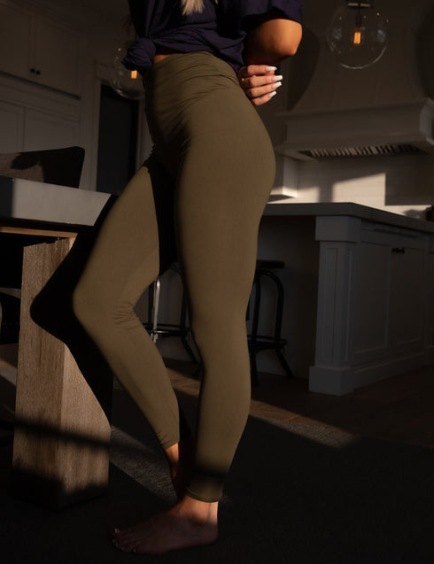 SA Exclusive Dark Olive Solid Leggings