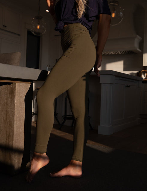 SA Exclusive Dark Olive Solid Leggings