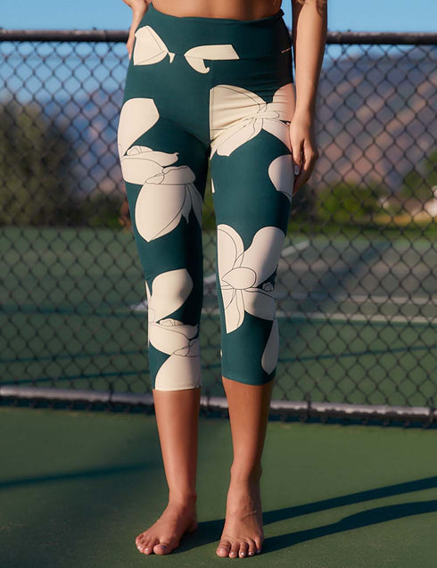 SA Exclusive Magnolia Blooms Capri Leggings