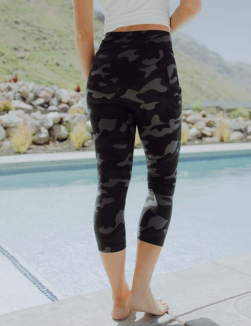 SA Exclusive Midnight Camo Capri Pocket Leggings