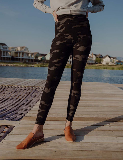 SA Exclusive Midnight Camo Pocket Leggings