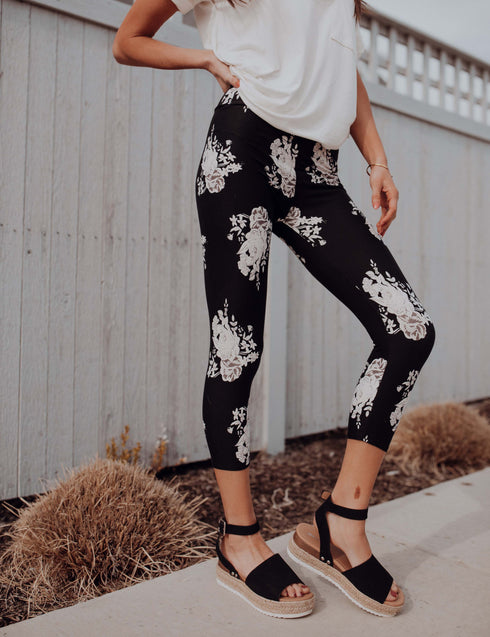 SA Exclusive Mod Floral Capri Leggings