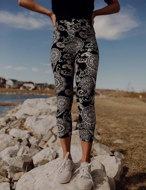 SA Exclusive Paisley Perfection Capri Leggings