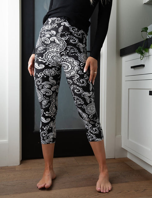 SA Exclusive Paisley Perfection Capri Leggings