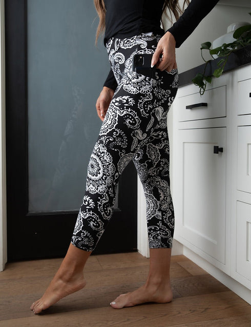 SA Exclusive Paisley Perfection Capri Pocket Leggings