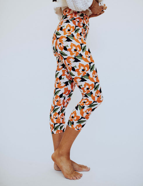 SA Exclusive Peach Blossom Capri Leggings