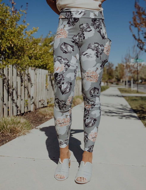 SA Exclusive Perfect Blooms Pocket Leggings