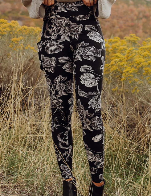 SA Exclusive Whimsical Blooms Pocket Leggings