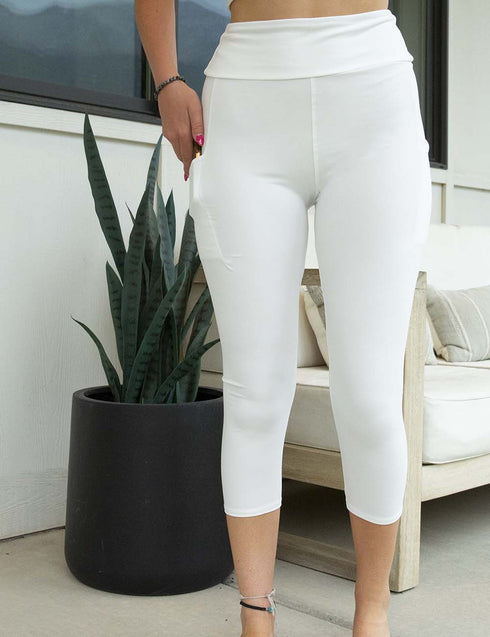 SA Exclusive White Capri Pocket Leggings