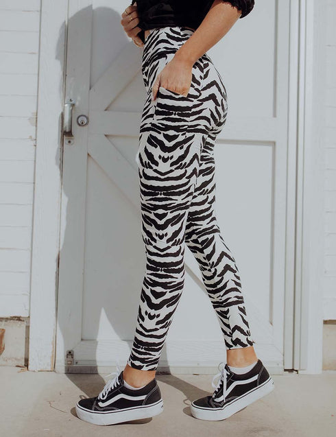 SA Exclusive Zealous Zebra Pocket Leggings